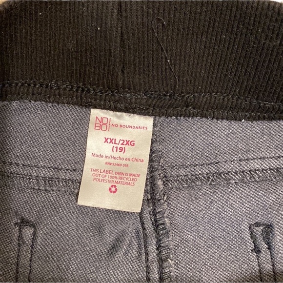 No Boundaries Camo Pants - Picture 3 of 3